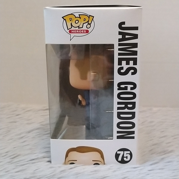 BNIB Funko Pop! Gotham James Gordon Vinyl Figure - Picture 5 of 6